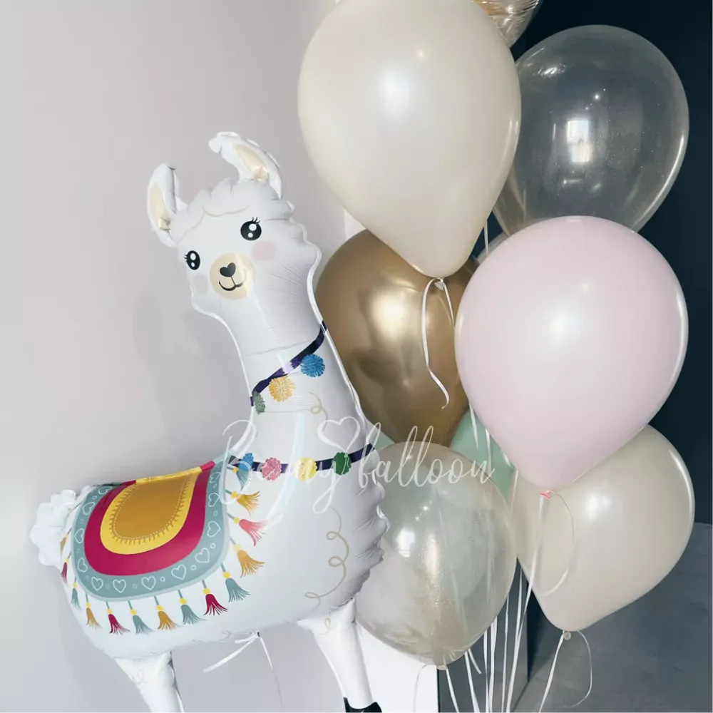 Alpaca Llama. Bouquets of balloons