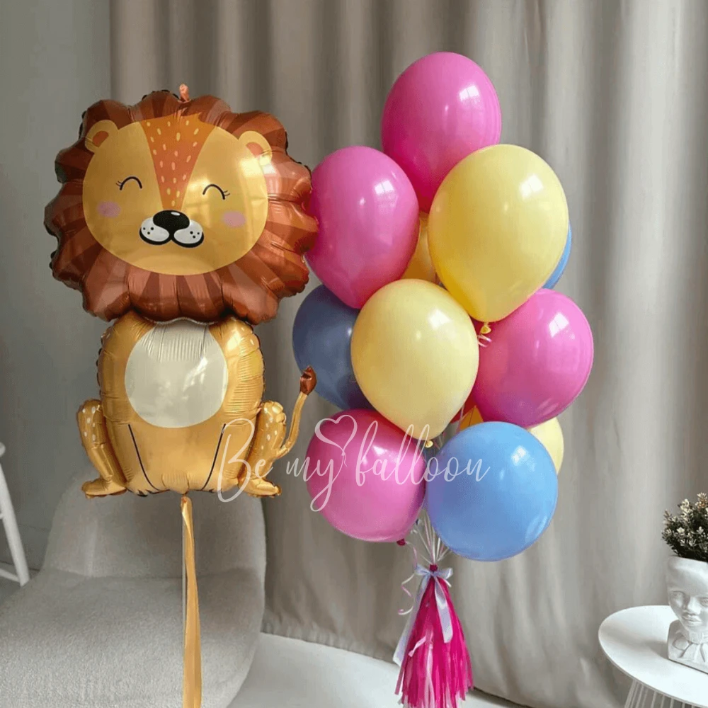 Bouquet of balloons Funny lion cub
