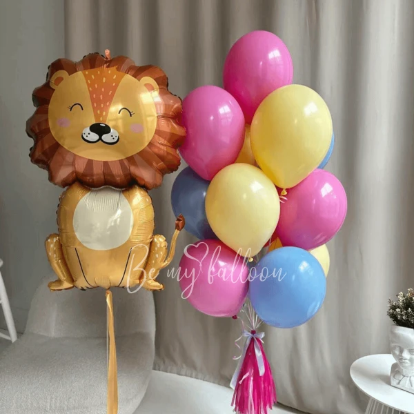 Bouquet of balloons Funny lion cub