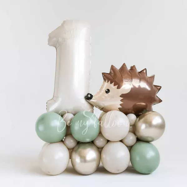 تكوين بالون عيد ميلاد القنفذ المملوء بالهواء